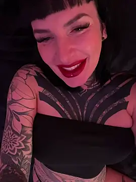 Snapshot of InkedBiitch chatting on 12-13-24, 07:10 InkedBiitch online show from 12-13-24, 07:10