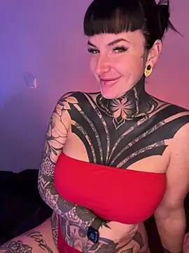 Snapshot of InkedBiitch chatting on 12-14-24, 06:13 InkedBiitch online show from 12-14-24, 06:13