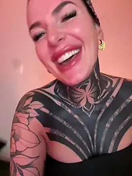 Snapshot of InkedBiitch chatting on 12-16-24, 06:53 InkedBiitch online show from 12-16-24, 06:53