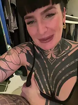 Snapshot of InkedBiitch chatting on 02-03-25, 07:00 InkedBiitch online show from 02-03-25, 07:00