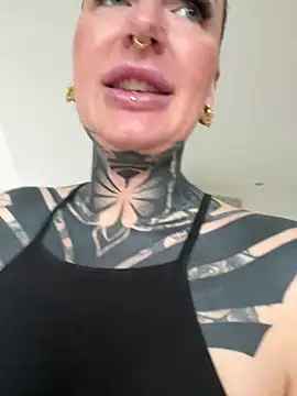 Snapshot of InkedBiitch chatting on 03-17-25, 06:51 InkedBiitch online show from 03-17-25, 06:51