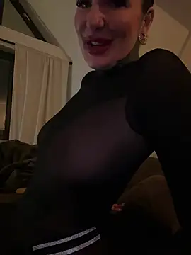 Snapshot of InkedBiitch chatting on 03-17-25, 07:37 InkedBiitch online show from 03-17-25, 07:37