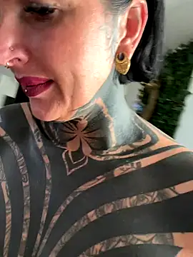 Snapshot of InkedBiitch chatting on 09-12-25, 06:13 InkedBiitch online show from 09-12-25, 06:13