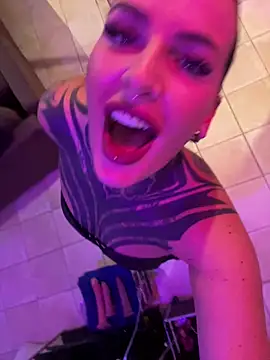 Snapshot of InkedBiitch chatting on 11-07-25, 03:56 InkedBiitch online show from 11-07-25, 03:56