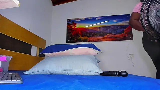  ebony-queen  online show from 01-28-25, 12:00