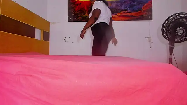  ebony-queen  online show from 03-06-25, 12:09