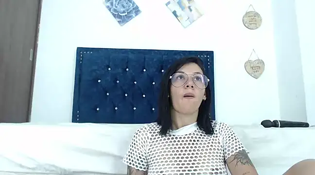 Snapshot of QueenSquirt_ chatting on 01-22-25, 08:06 QueenSquirt online show from 01-22-25, 08:06