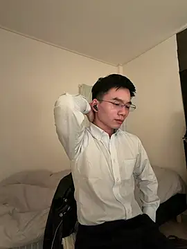 Snapshot of asiahot_liam chatting on 01-15-26, 11:04 asiahot liam online show from 01-15-26, 11:04