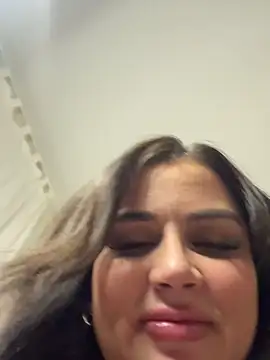 Snapshot of Celinaax chatting on 02-05-25, 09:15 Celinaax online show from 02-05-25, 09:15