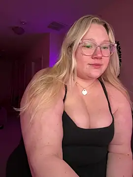 Snapshot of PiggyRose chatting on 03-05-26, 11:56 PiggyRose online show from 03-05-26, 11:56