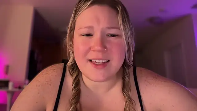 PiggyRose online show from 06-15-26, 01:52