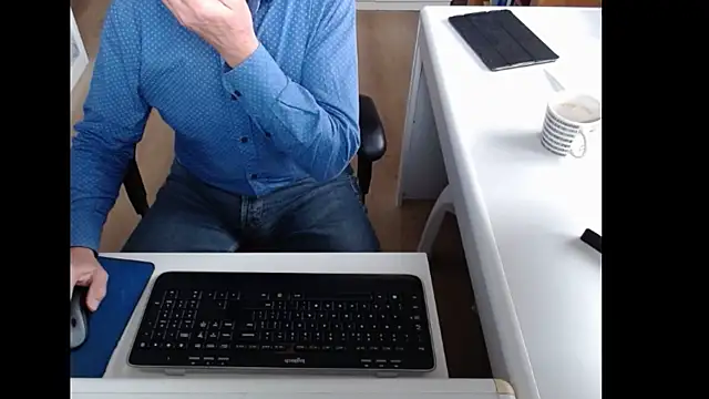 Snapshot of dutchpornking chatting on 10-13-25, 08:03 dutchpornking online show from 10-13-25, 08:03