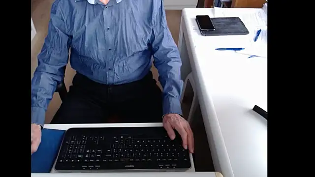 Snapshot of dutchpornking chatting on 11-04-25, 08:24 dutchpornking online show from 11-04-25, 08:24