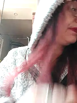 Chriss Tinaa online show from 02-17-25, 08:52