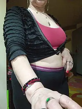 Snapshot of Chriss_Tinaa chatting on 04-21-26, 02:51 Chriss Tinaa online show from 04-21-26, 02:51