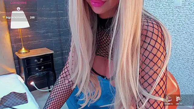 Snapshot of MelanieLexxx chatting on 12-26-24, 07:38 MelanieLexxx online show from 12-26-24, 07:38