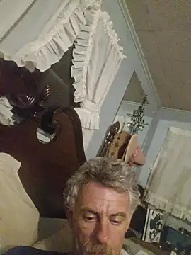 Snapshot of 19JaSon83 chatting on 06-20-26, 03:20 19JaSon83 online show from 06-20-26, 03:20