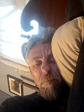 Snapshot of 19JaSon83 chatting on 07-07-26, 10:36 19JaSon83 online show from 07-07-26, 10:36