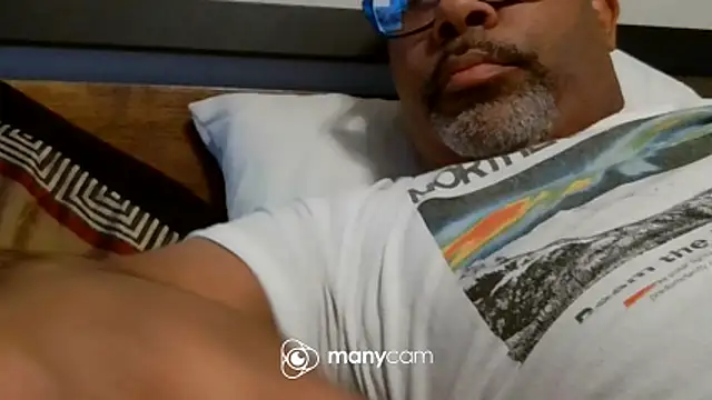 Snapshot of dababyboii chatting on 12-21-25, 02:19 dababyboii online show from 12-21-25, 02:19