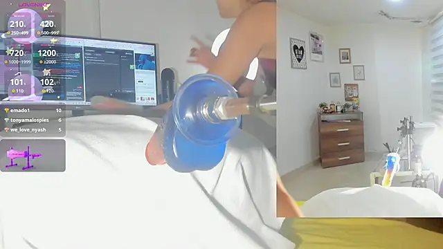 sofi velez online show from 11-04-25, 05:34