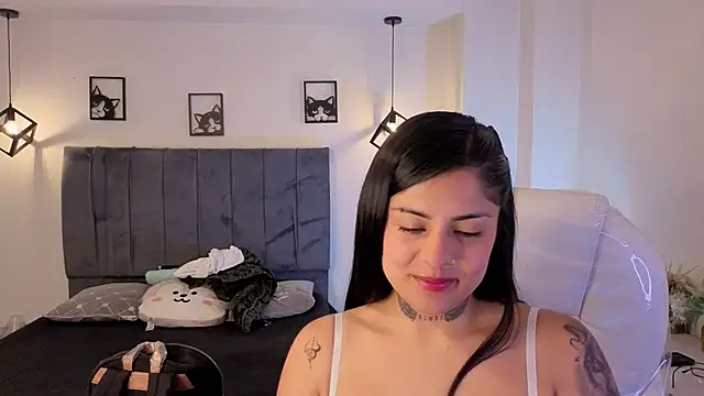 Catalinaa martinez online show from 11-02-25, 04:42