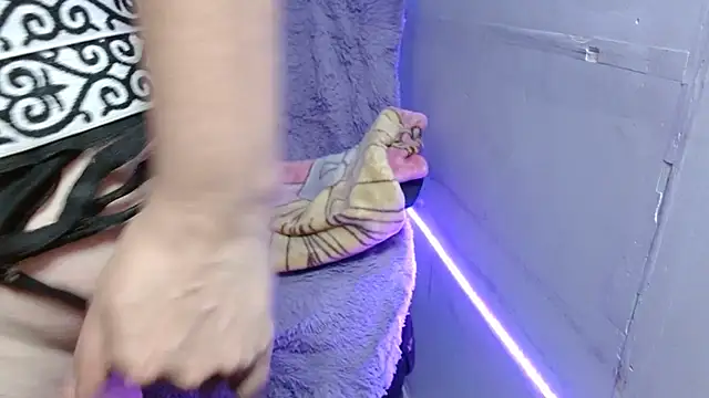 AnnyelinnaLove online show from 01-26-25, 08:03