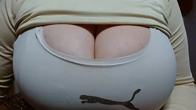 AnnyelinnaLove online show from 01-31-25, 04:58