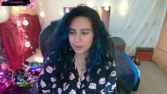 Snapshot of elektra_32 chatting on 12-21-24, 10:28 elektra 32 online show from 12-21-24, 10:28