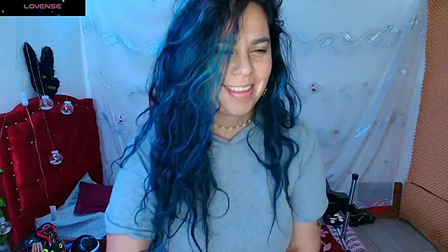 Snapshot of elektra_32 chatting on 01-18-25, 04:37 elektra 32 online show from 01-18-25, 04:37