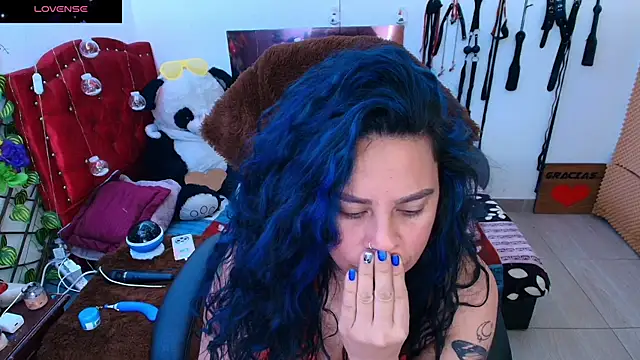 Snapshot of elektra_32 chatting on 02-04-25, 04:48 elektra 32 online show from 02-04-25, 04:48