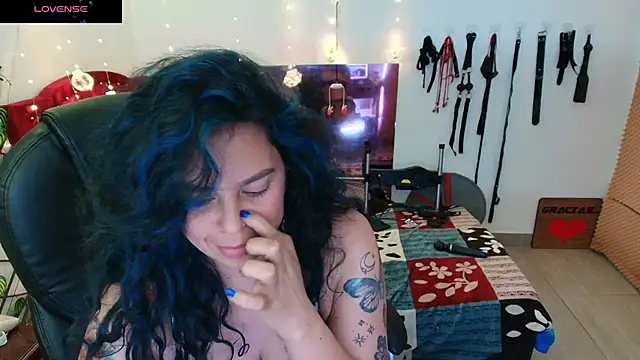 Snapshot of elektra_32 chatting on 02-11-25, 10:59 elektra 32 online show from 02-11-25, 10:59