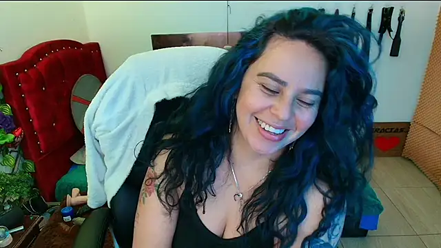 Snapshot of elektra_32 chatting on 02-17-25, 05:14 elektra 32 online show from 02-17-25, 05:14