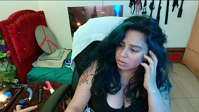 Snapshot of elektra_32 chatting on 02-17-25, 08:19 elektra 32 online show from 02-17-25, 08:19