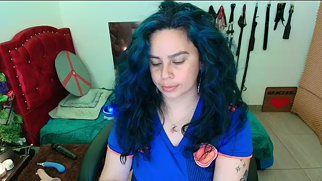 Snapshot of elektra_32 chatting on 02-18-25, 04:37 elektra 32 online show from 02-18-25, 04:37