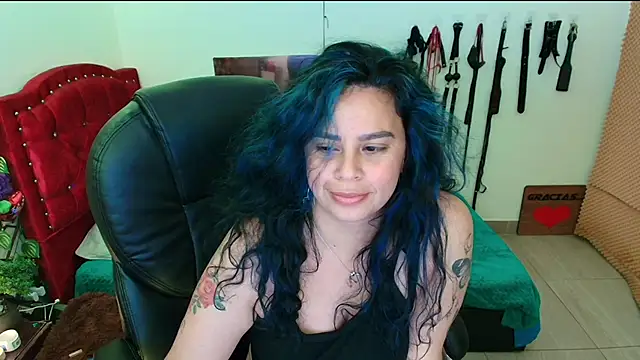 Snapshot of elektra_32 chatting on 02-18-25, 07:43 elektra 32 online show from 02-18-25, 07:43
