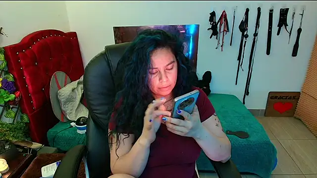Snapshot of elektra_32 chatting on 02-26-25, 05:07 elektra 32 online show from 02-26-25, 05:07