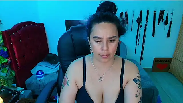 Snapshot of elektra_32 chatting on 03-03-25, 04:36 elektra 32 online show from 03-03-25, 04:36