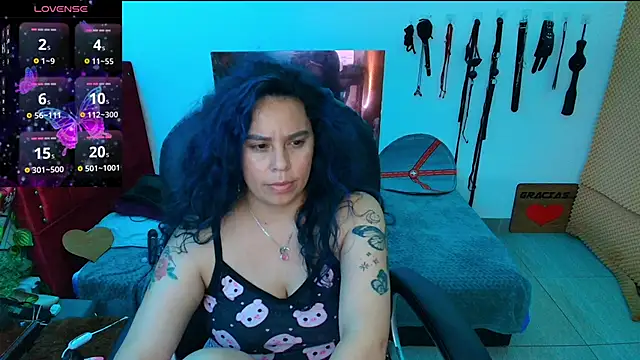 Snapshot of elektra_32 chatting on 03-18-25, 04:37 elektra 32 online show from 03-18-25, 04:37