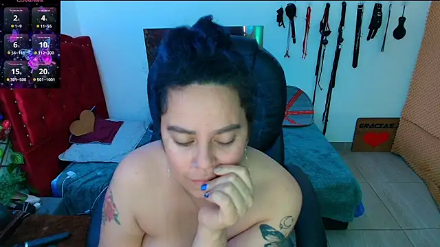 Snapshot of elektra_32 chatting on 03-22-25, 11:11 elektra 32 online show from 03-22-25, 11:11