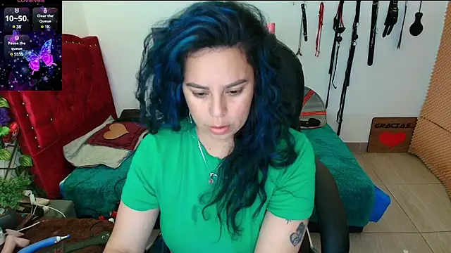 Snapshot of elektra_32 chatting on 03-23-25, 05:32 elektra 32 online show from 03-23-25, 05:32