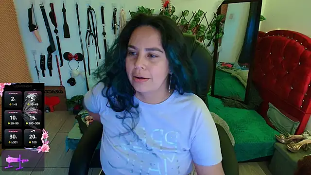 Snapshot of elektra_32 chatting on 09-18-25, 05:53 elektra 32 online show from 09-18-25, 05:53