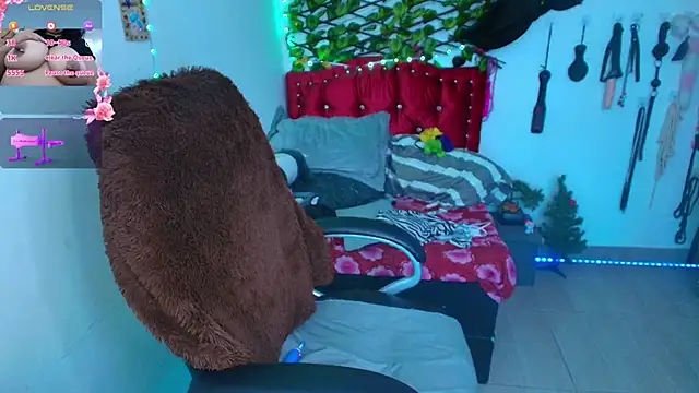 Snapshot of elektra_32 chatting on 02-27-26, 02:22 elektra 32 online show from 02-27-26, 02:22