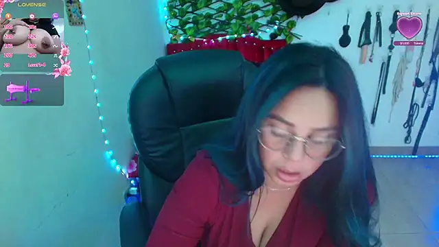 Snapshot of elektra_32 chatting on 03-12-26, 05:13 elektra 32 online show from 03-12-26, 05:13