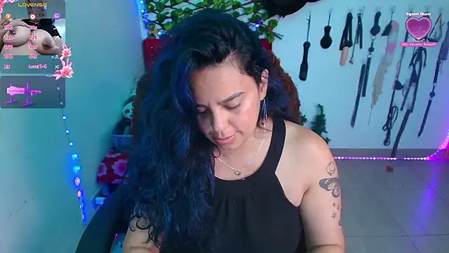 Snapshot of elektra_32 chatting on 03-24-26, 02:05 elektra 32 online show from 03-24-26, 02:05