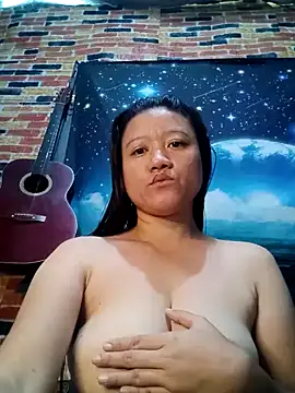 Snapshot of Urchanel chatting on 02-08-25, 12:38 Urchanel online show from 02-08-25, 12:38