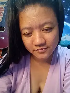 Snapshot of Urchanel chatting on 02-23-25, 02:18 Urchanel online show from 02-23-25, 02:18