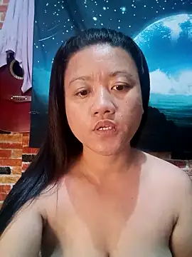 Snapshot of Urchanel chatting on 03-13-25, 12:37 Urchanel online show from 03-13-25, 12:37
