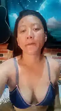 Snapshot of Urchanel chatting on 03-16-25, 01:49 Urchanel online show from 03-16-25, 01:49