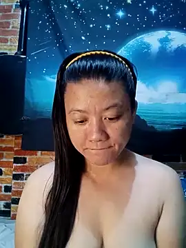 Snapshot of Urchanel chatting on 03-22-25, 12:04 Urchanel online show from 03-22-25, 12:04