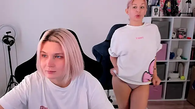 hotblonds online show from 11-10-25, 11:09